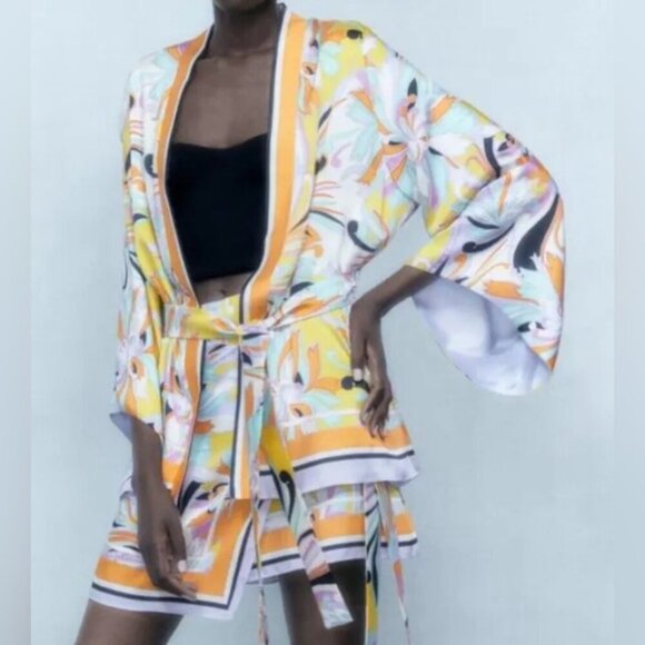NWT ZARA Satin Printed Short Kimono 70s Lilac with Belt 7929/075 Size XS - Picture 2 of 16